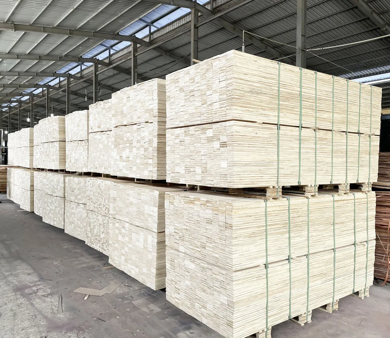 Ván ép kỹ thuật LVL (Laminated Veneer Lumber)